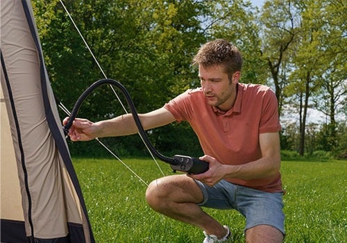 Obelink opblaasbare tent oppompen met elektrische pomp