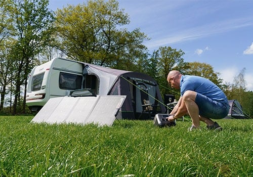 duurzaam kamperen met zonnepanelen